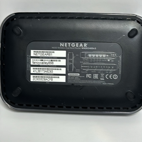 NetGear N600 Wireless Dual Band Router WNDR3400v3 - Picture 7 of 8